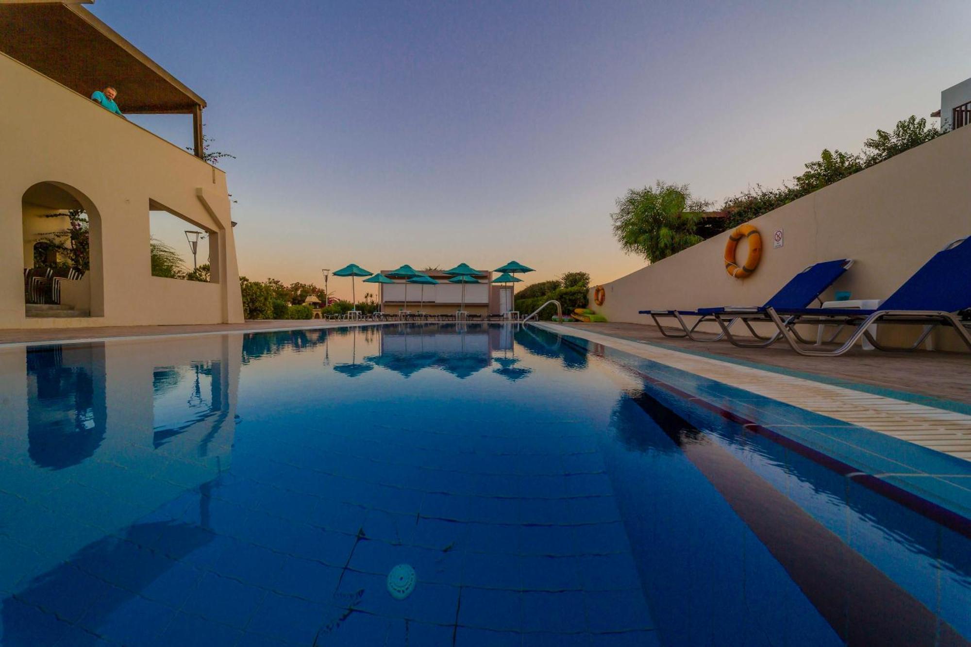 Amaryllis Front Beach Hotel Lárdosz Kültér fotó